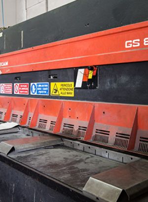 AMADA SCHIAVI – GS840