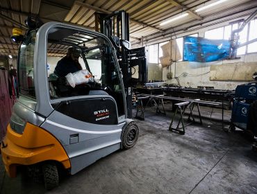 N° 2 carrelli elevatori da 30 ql.