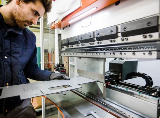 Lavorazione e piegatura lamiere - DueDi Costruzioni - Lucca
