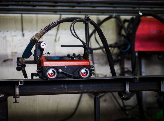 Carrellini motorizzati per saldature lineari